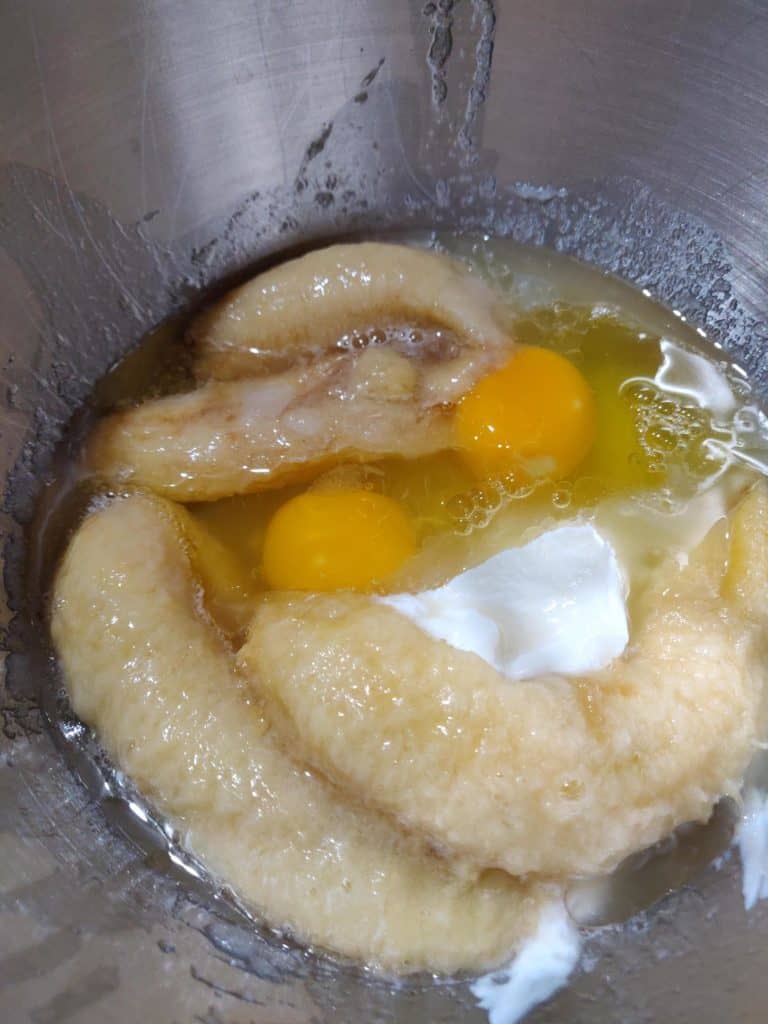 eggs, banana's, sour cream in bowl