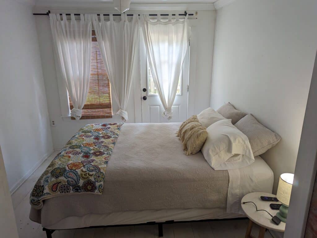 Airbnb in OKC bed room